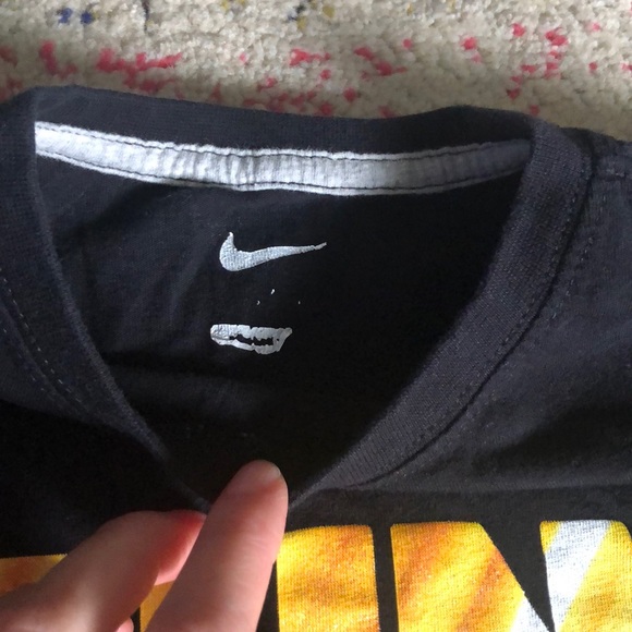 Nike tee - Picture 2 of 3